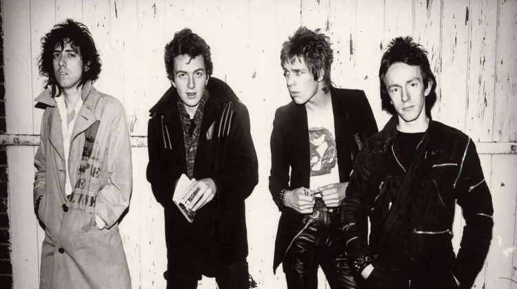 The Clash: London Calling - Classic Albums - Vinyl Chapters